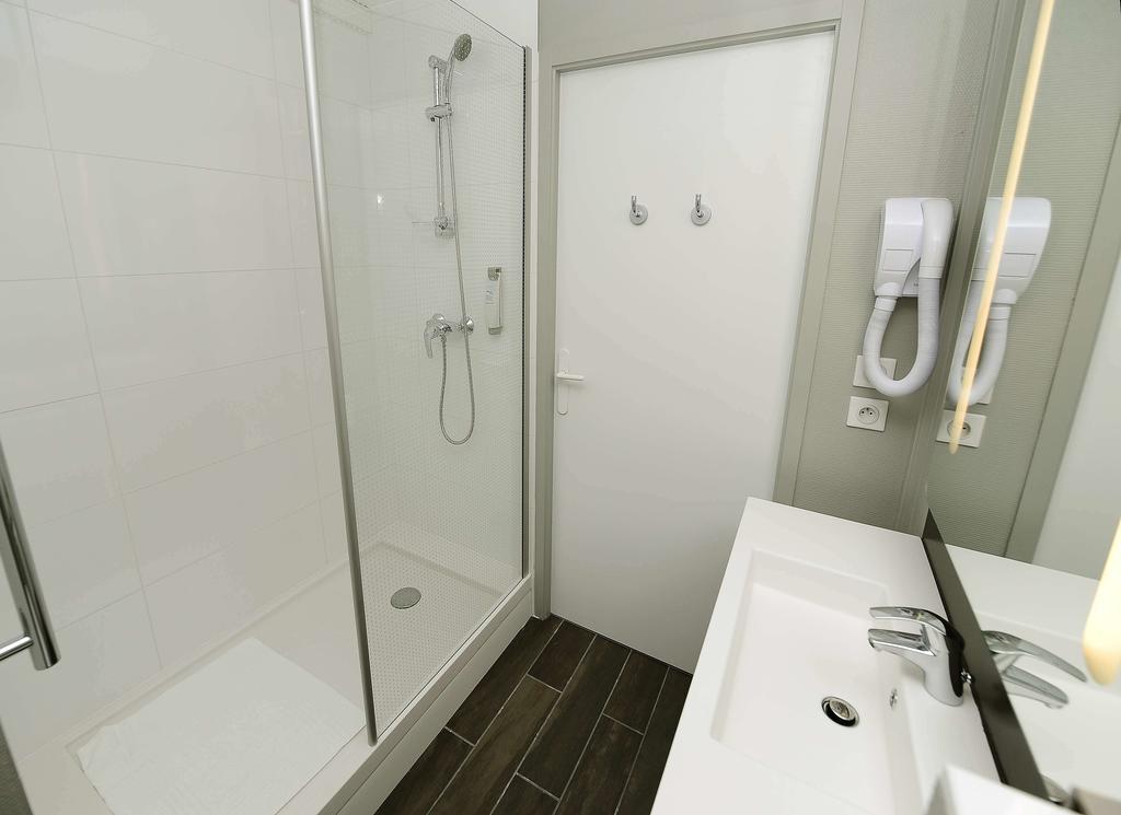 Ibis Lyon Est Hotel